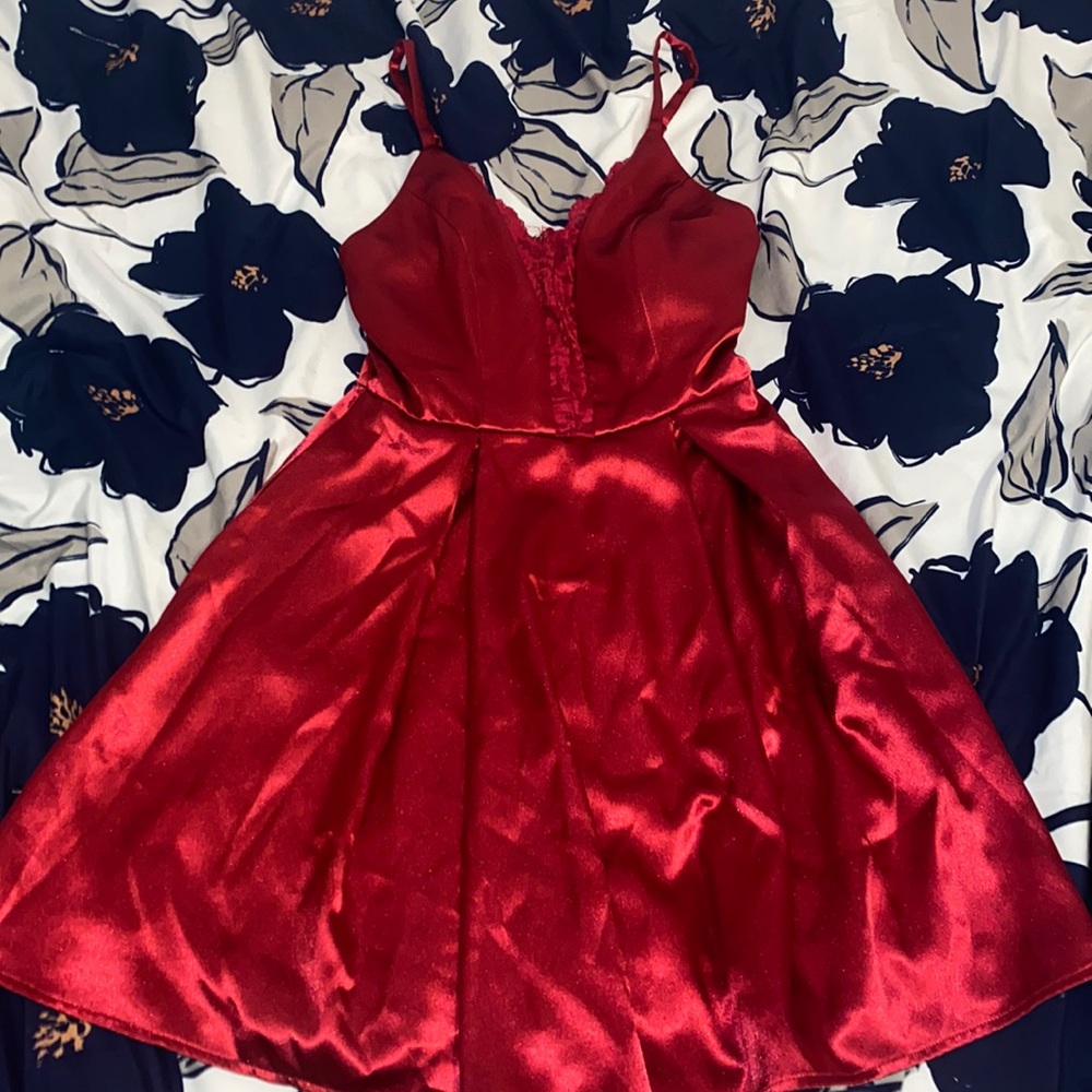 Red speechless dress with pockets